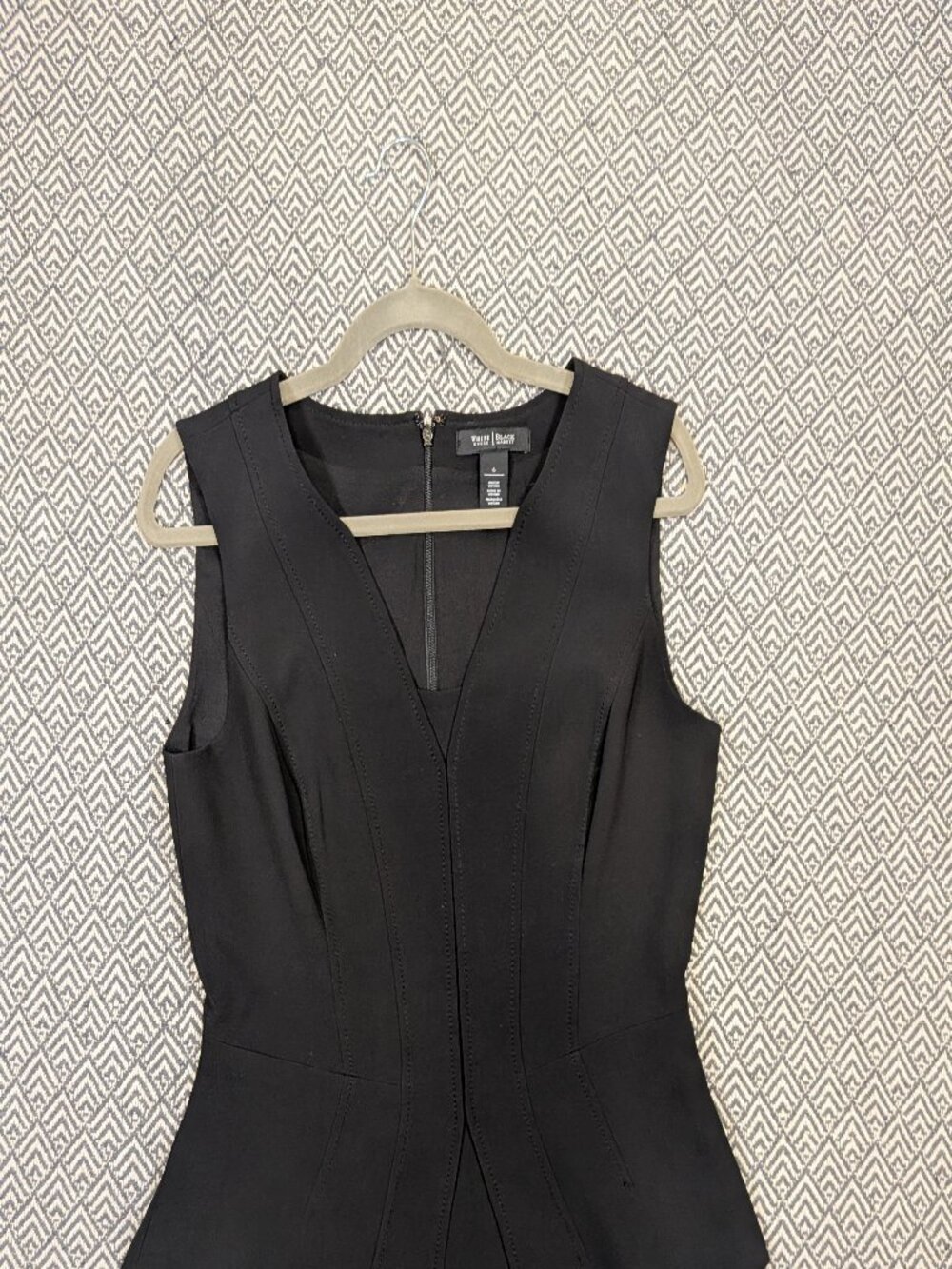 Black House White Market Sleeveless Blouse in Classic Black - Size 6